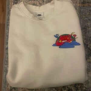 Nike Crewneck Sweatshirt with Cute Design!